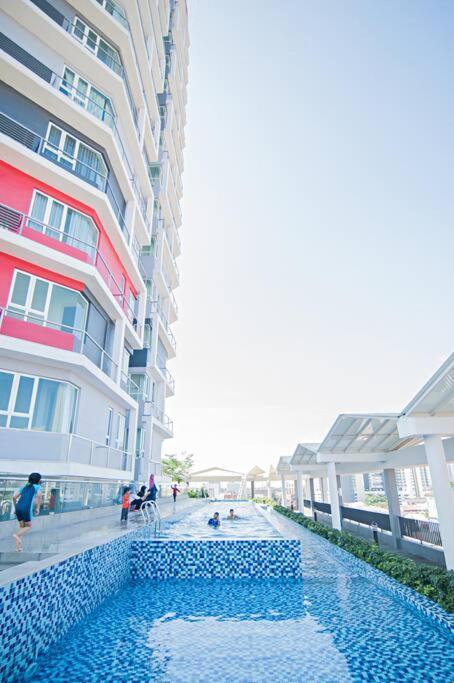 Octagon Premium Town Center 2br 101 By Grab A Apartment *