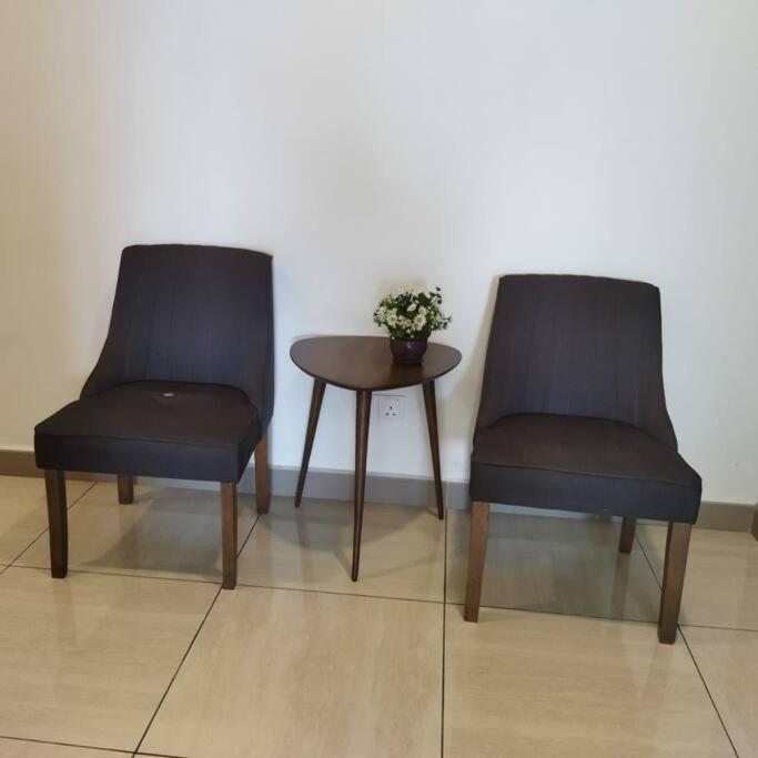 Octagon Premium Town Center 2br 101 By Grab A Apartment *