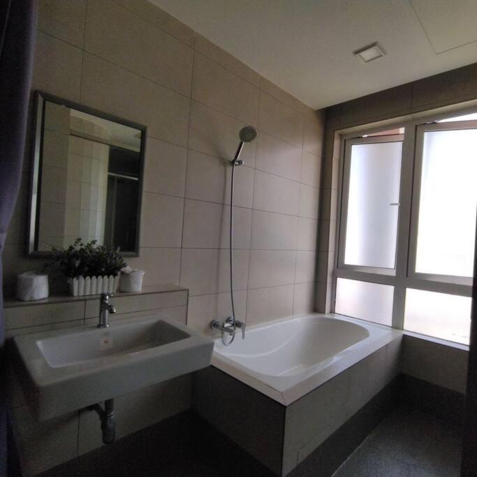 Octagon Premium Town Center 2br 101 By Grab A