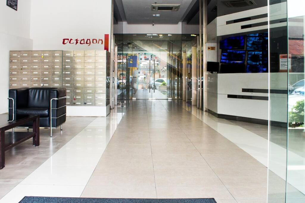 Octagon Premium Town Center 2br 101 By Grab A Apartment *