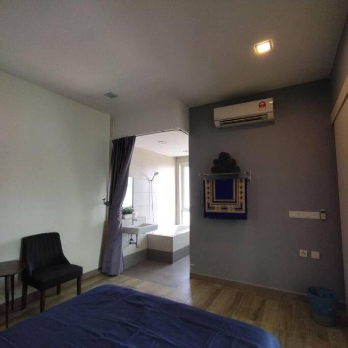 Octagon Premium Town Center 2br 101 By Grab A Apartment