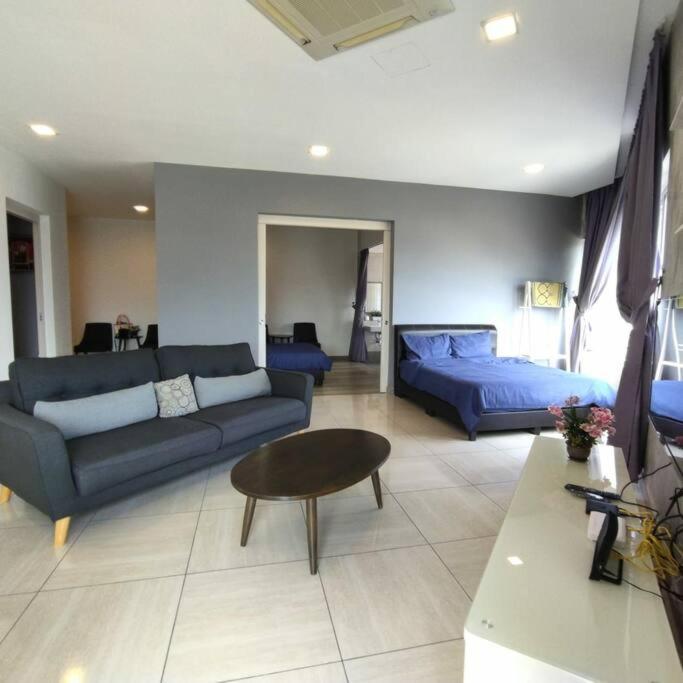 Octagon Premium Town Center 2br 101 By Grab A